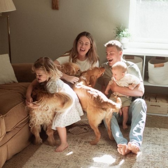 Meet your Posher, Becca - Picture 1 of 1